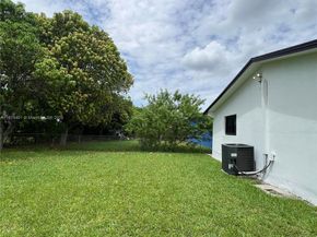 5724 SW 18th St, West Park FL 33023