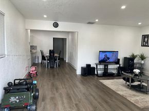5724 SW 18th St, West Park FL 33023