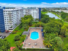 4350 Hillcrest Dr 314, Hollywood FL 33021