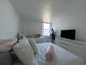 2899 Collins Ave 1717, Miami Beach FL 33140