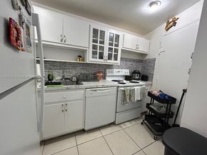 2899 Collins Ave 1717, Miami Beach FL 33140