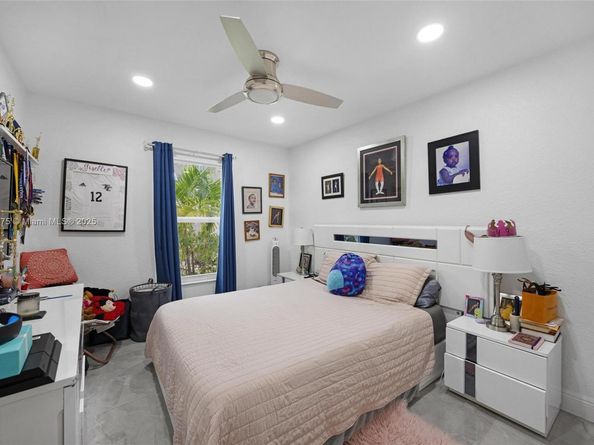12714 NW 19th Mnr, Coral Springs FL 33071