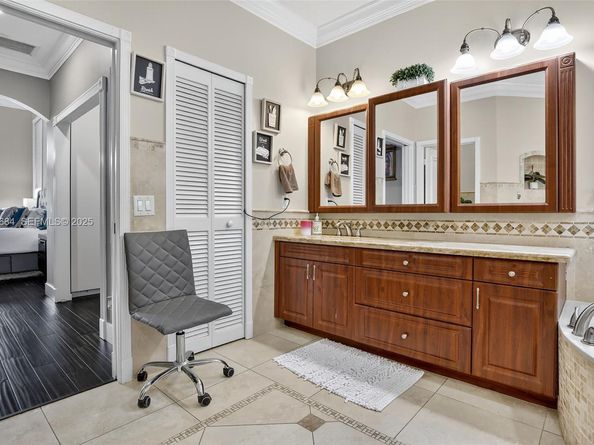 1488 Lantana Ct, Weston FL 33326