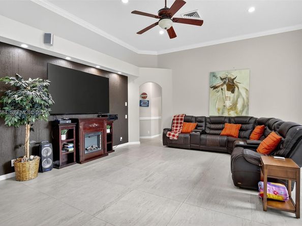 1488 Lantana Ct, Weston FL 33326