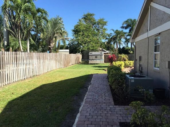 763 S Wind Cir, Sunrise FL 33326