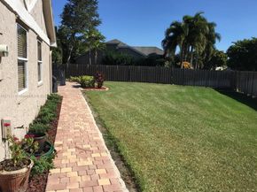 763 S Wind Cir, Sunrise FL 33326