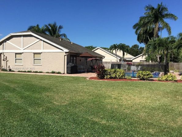 763 S Wind Cir, Sunrise FL 33326