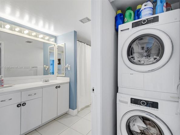 210 174th St 2212, Sunny Isles Beach FL 33160