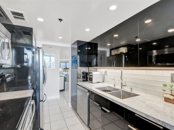 210 174th St 2212, Sunny Isles Beach FL 33160