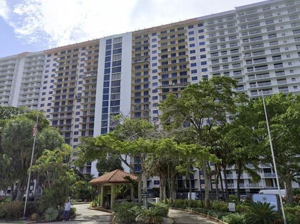 210 174th St 2212, Sunny Isles Beach FL 33160