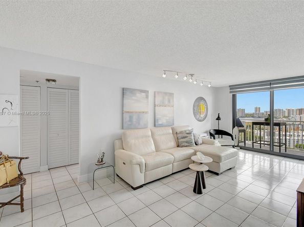 210 174th St 2212, Sunny Isles Beach FL 33160
