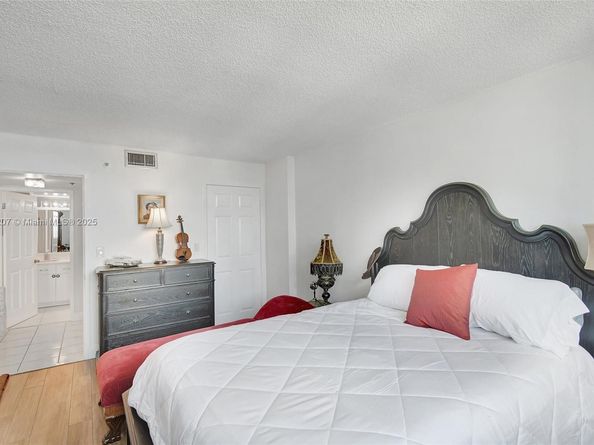 210 174th St 2212, Sunny Isles Beach FL 33160