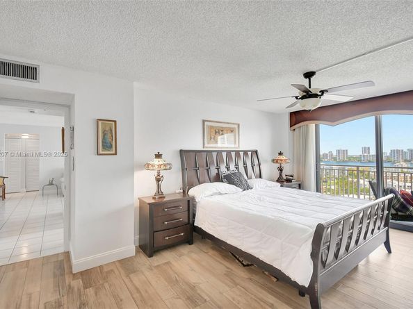 210 174th St 2212, Sunny Isles Beach FL 33160