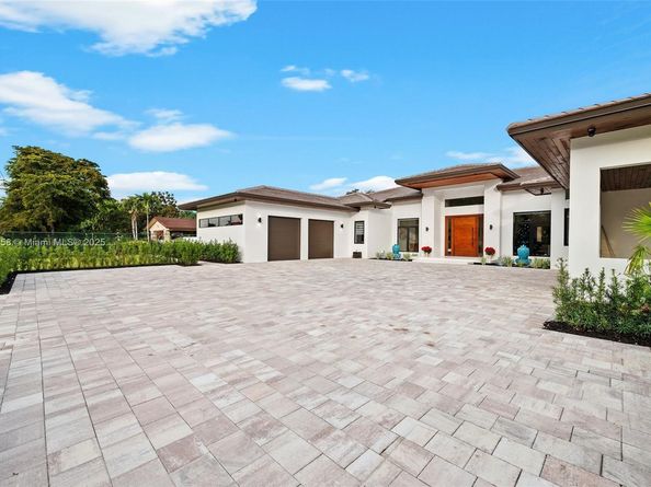 7775 SW 72nd Ave, Miami FL 33143