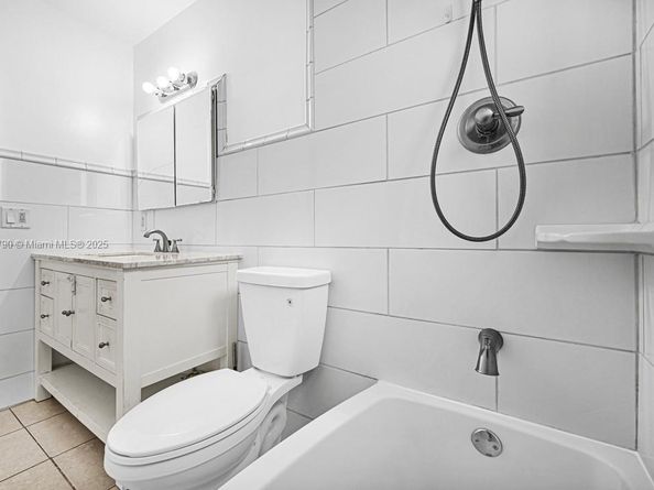 8451 NW 10th St, Pembroke Pines FL 33024