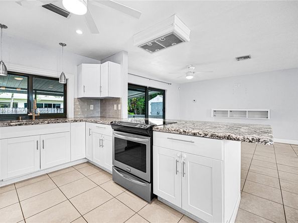 8451 NW 10th St, Pembroke Pines FL 33024