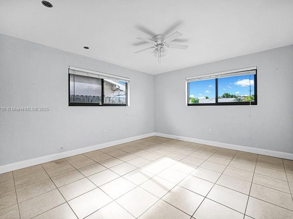8451 NW 10th St, Pembroke Pines FL 33024