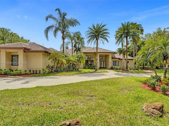 3320 Bridle Path Ln, Weston FL 33331