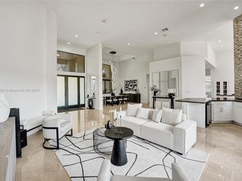 3320 Bridle Path Ln