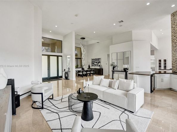 3320 Bridle Path Ln, Weston FL 33331