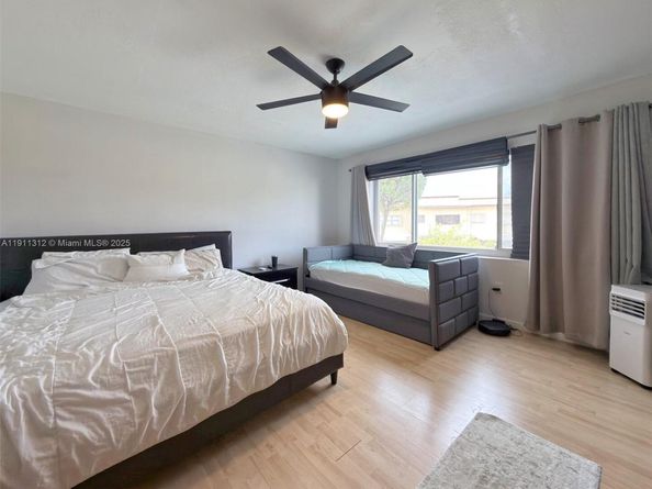 13415 SW 12th Ter, Miami FL 33184