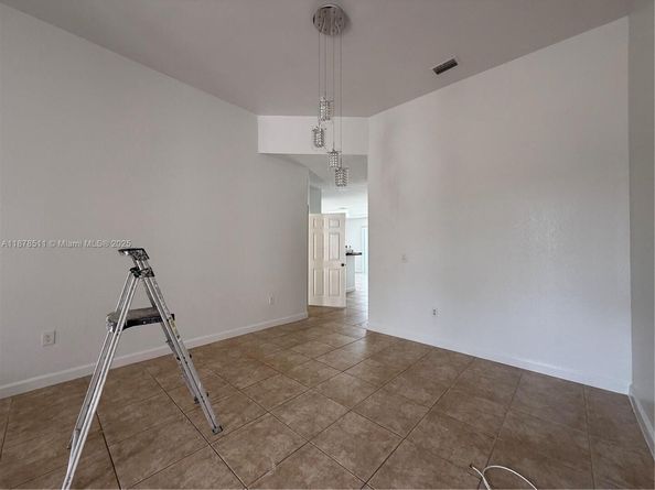 4045 NE 15th St, Homestead FL 33033