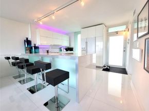 1670 Lincoln Ct 3B, Miami Beach FL 33139