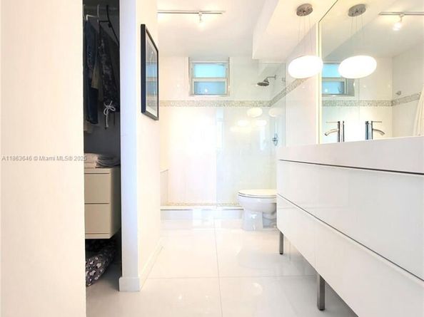 1670 Lincoln Ct 3B, Miami Beach FL 33139