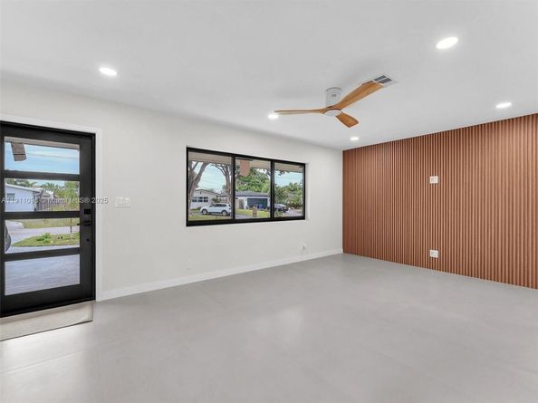 2120 NE 55th Ct, Fort Lauderdale FL 33308