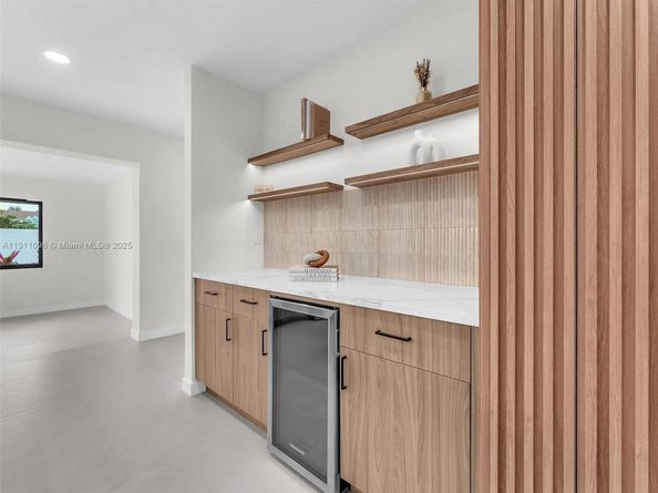 2120 NE 55th Ct, Fort Lauderdale FL 33308