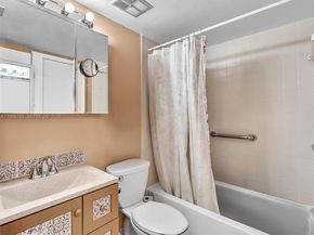 2350 Elm Ct, Pembroke Pines FL 33026