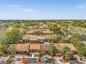 2350 Elm Ct, Pembroke Pines FL 33026