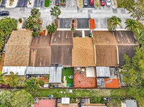 2350 Elm Ct, Pembroke Pines FL 33026