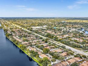 2350 Elm Ct, Pembroke Pines FL 33026