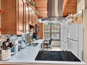 2350 Elm Ct, Pembroke Pines FL 33026