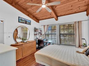 2350 Elm Ct, Pembroke Pines FL 33026