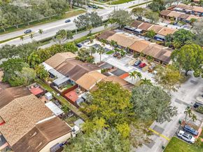 2350 Elm Ct, Pembroke Pines FL 33026