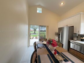 30 Windsor Ln, Palm Beach Gardens FL 33418