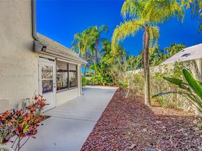 30 Windsor Ln, Palm Beach Gardens FL 33418