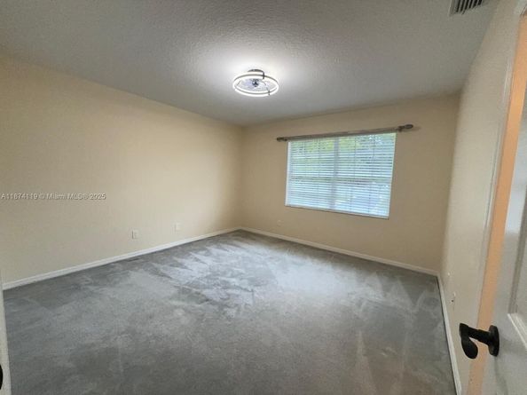 30 Windsor Ln, Palm Beach Gardens FL 33418