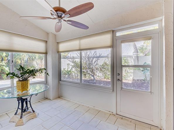 30 Windsor Ln, Palm Beach Gardens FL 33418