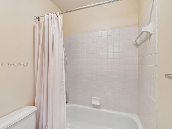 30 Windsor Ln, Palm Beach Gardens FL 33418