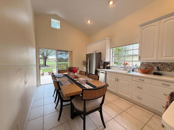 30 Windsor Ln, Palm Beach Gardens FL 33418