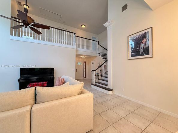 30 Windsor Ln, Palm Beach Gardens FL 33418