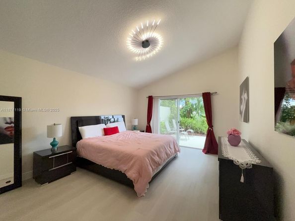 30 Windsor Ln, Palm Beach Gardens FL 33418