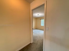 30 Windsor Ln, Palm Beach Gardens FL 33418