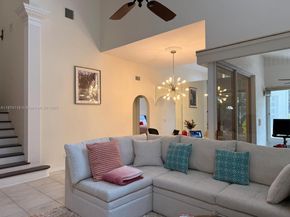 30 Windsor Ln, Palm Beach Gardens FL 33418