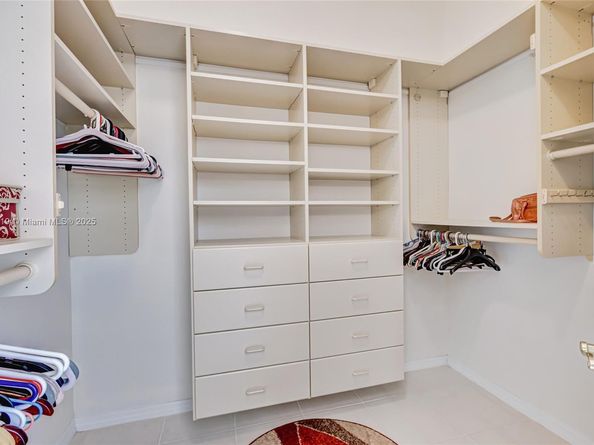 30 Windsor Ln, Palm Beach Gardens FL 33418