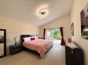 30 Windsor Ln, Palm Beach Gardens FL 33418