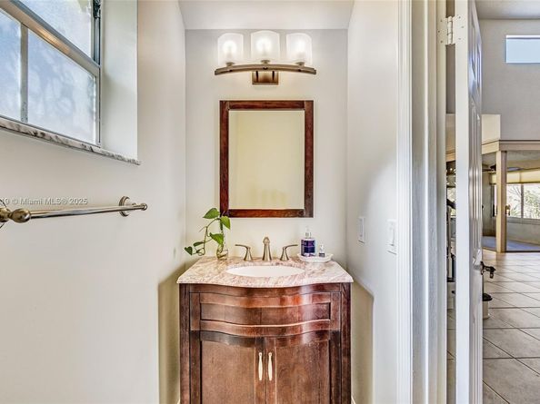 30 Windsor Ln, Palm Beach Gardens FL 33418